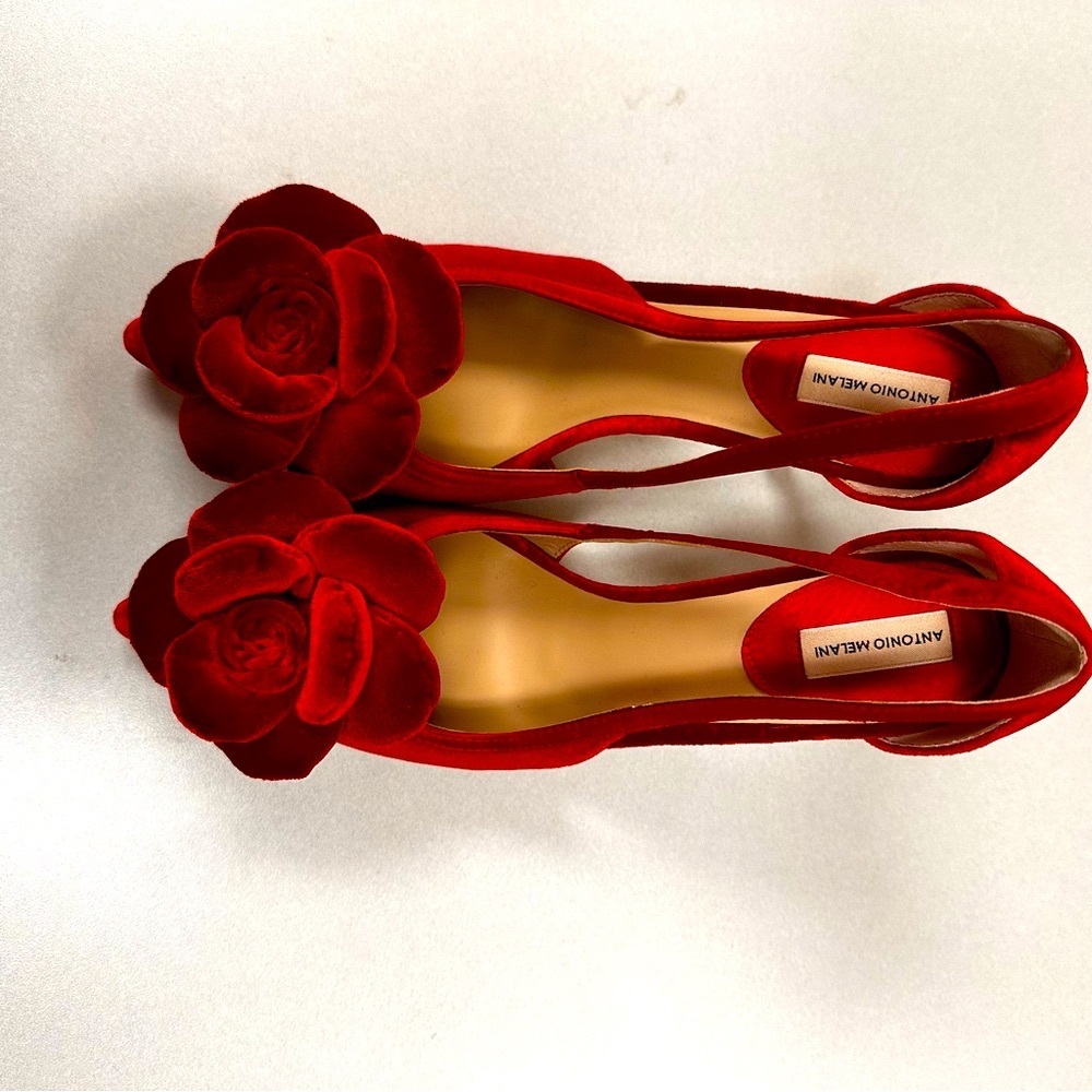 COPY - ANTONIO MELANI  Red Suede Satin Fabric Rosette Pointed Toe Heels Size 8.… - Picture 2 of 8